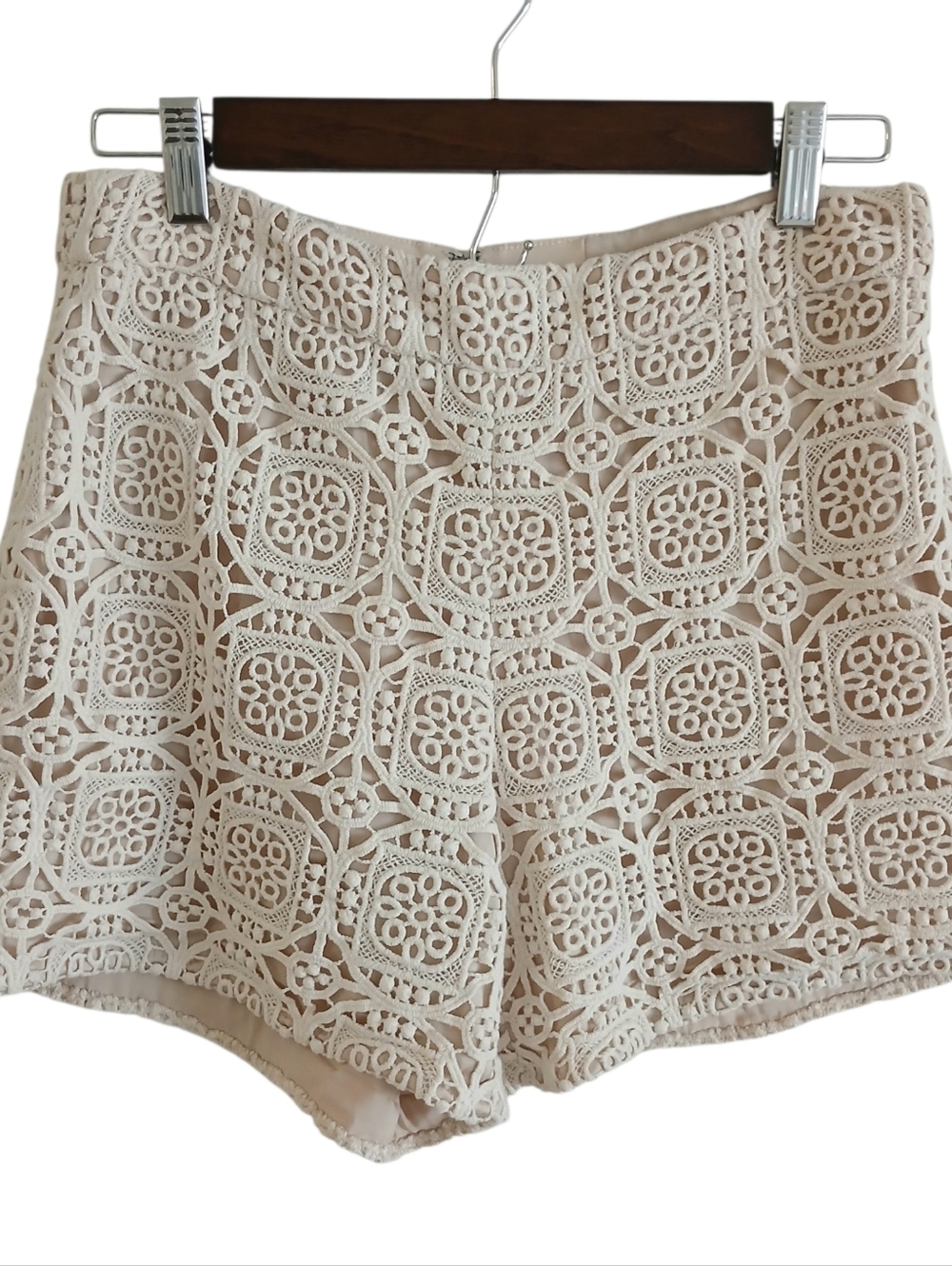 Alice + Olivia Crochet Shorts Women's 6 Ivory Lined 100% Cotton Exposed Zipper